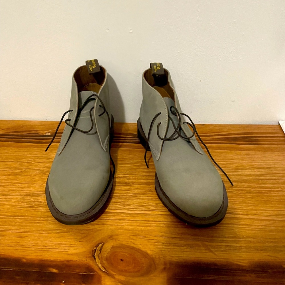Dr. Marten Grey Suede Chukka